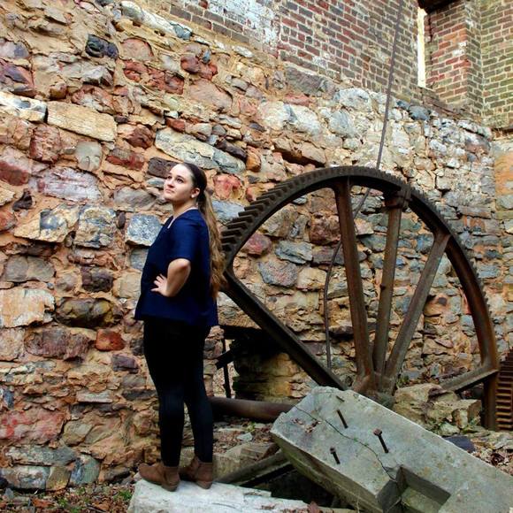 Meet your Posher, Tiffany - Picture 1 of 1